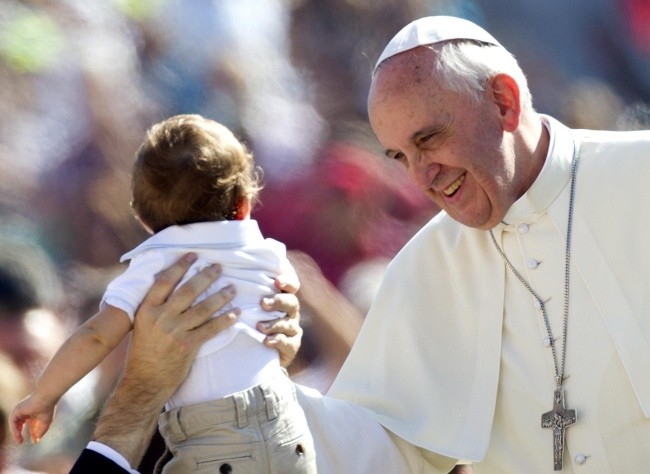 Bergoglio pomagał prześladowanym przez reżim