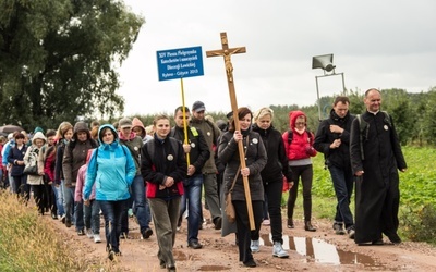 Pielgrzymi podążają do Giżyc