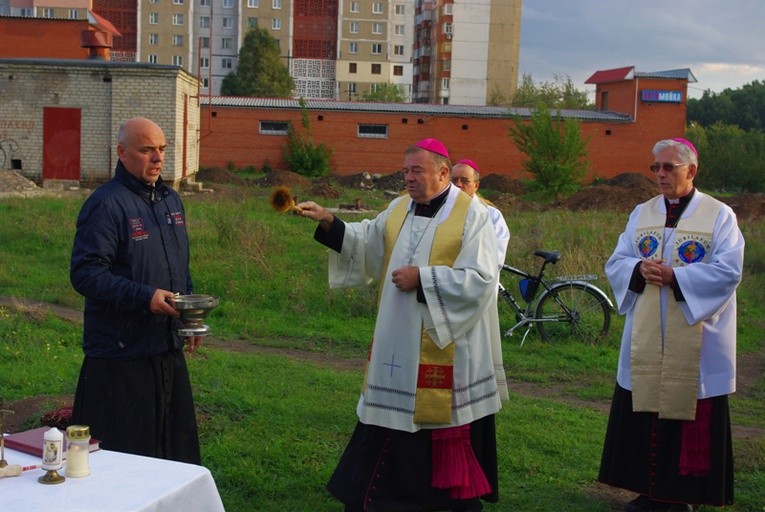 Poświęcenie gruntu pod kaplicę w Trudovskoye