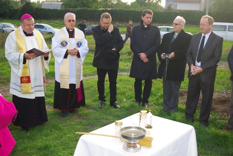 Poświęcenie gruntu pod kaplicę w Trudovskoye