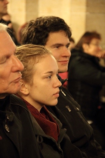 Mariacka Bless Night - modlitwa w kościele