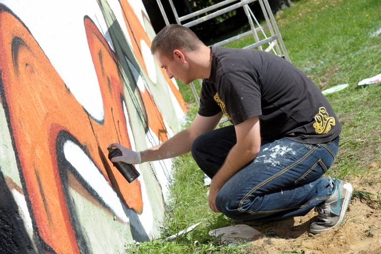 Żołnierzom Wyklętym - mural - początek