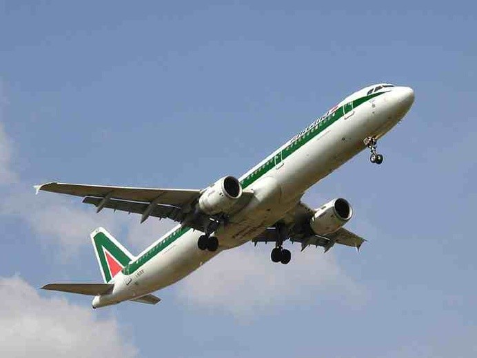 Awaryjne lądowanie samolotu Alitalii