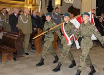 Wprowadzenie sztandarów do tarnowskiej katedry 