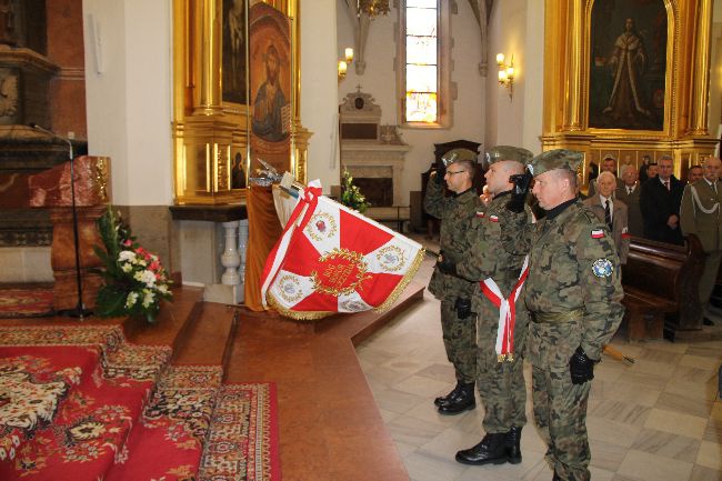 Przekazanie sztandaru XVI LO w Tarnowie 