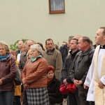 Proszówki. Poświęcenie placu.