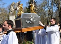 Trumienka ze szczątkami św. abp. Józefa Bilczewskiego