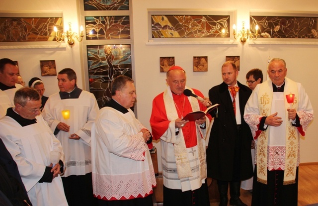 Poświęceniu kaplicy św. Józefa Bilczewskiego w ochronce