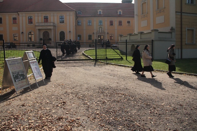 Siostry i Caritas pielgrzymują do Rud