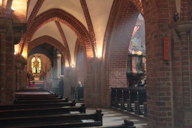 Rudy - bazylika, park, stare opactwo