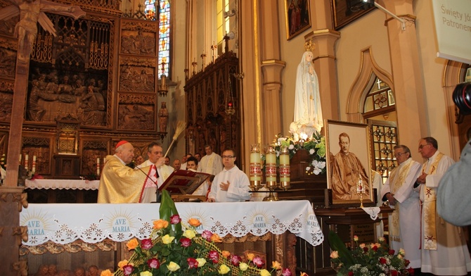 Obraz św. Bilczewskiego do sali posiedzeń rady poświęcił kard. Marian Jaworski