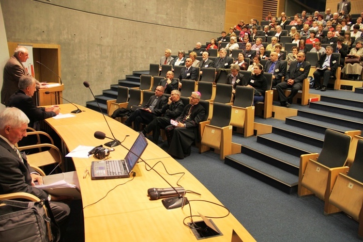 Kongres świeckich katolików w Katowicach