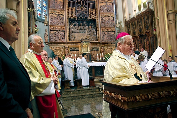 Bp Tadeusz Rakoczy ogłosił dekret Stolicy Apostolskiej