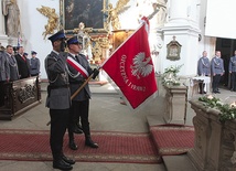  Patronem policji jest św. Michał Archanioł, którego wspomnienie liturgiczne było kilka dni przed pielgrzymką policjantów do Legnickiego Pola