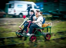 Jedną z największych atrakcji, jakie oferuje muzeum, jest przejażdżka drezyną