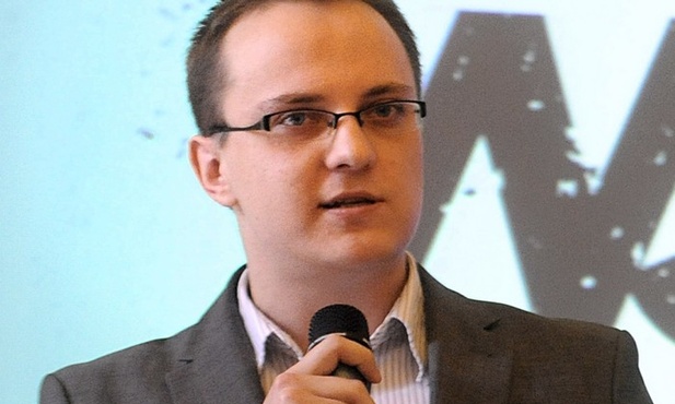 Pierwszy internetowy tygodnik prawicy