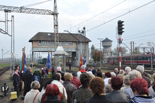 Modlitwa na kędzierzyńskim peronie