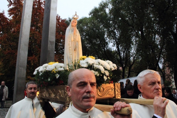 Akt zawierzenia diecezji Matce Bożej