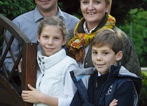 Maria Skowron,mama Marty i Marka, żona Adama 