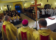 Eucharystia  pod przewodnictwem  bp. Henryka Tomasika zgromadziła środowiska uczelniane Radomia