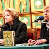 Spotkanie autorskie z Hanną Suchocką, ambasadorem RP przy Stolicy Apostolskiej. Z prawej Joanna Nagay