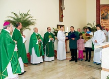  Wspólnej Mszy św. dziękczynnej przewodniczył bp. K. Nitkiewicz 