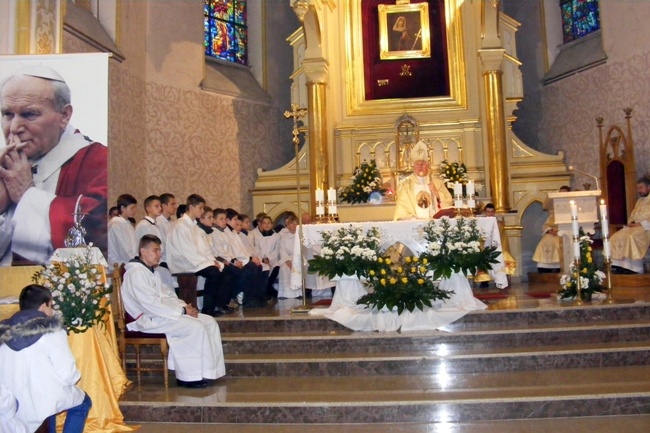 Eucharystię podczas Święta Patrona Szkoły celebrował bp Adam Odzimek