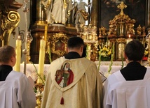 Kapłani, klerycy i siostry zakonne w Trzebnicy