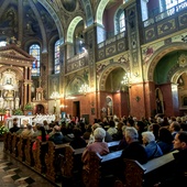 Trzeba głębszego udziału w liturgii