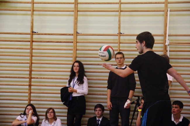 Mecz i koncert w parafii pw. św. Andrzeja Boboli 