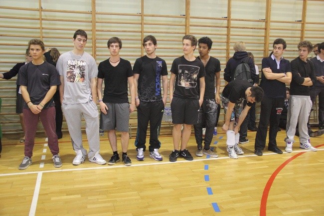 Mecz i koncert w parafii pw. św. Andrzeja Boboli 