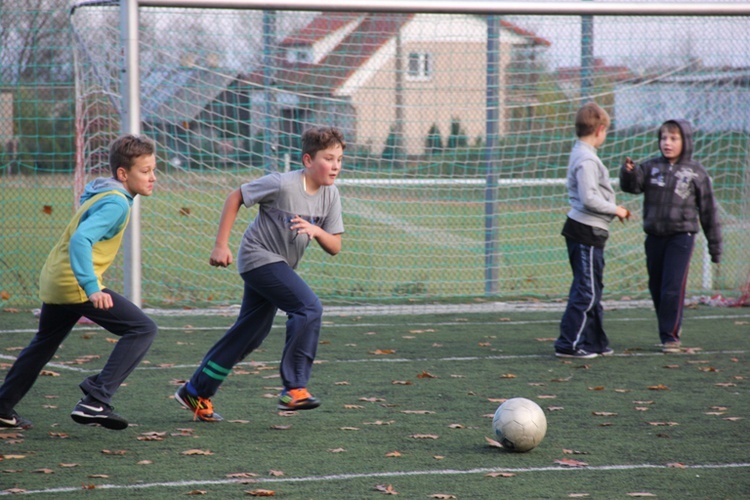 Zajęcia sportowe i adoracja podczas Oazy Modlitwy