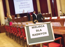 Radni PO i PiS odrzucili propozycję wykreślenia odwołania do Boga z miejskiej konstytucji