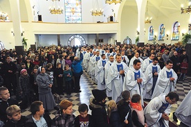  Na jubileusz przyjechali oazowicze z całej diecezji. Centralnym punktem spotkania była Eucharystia