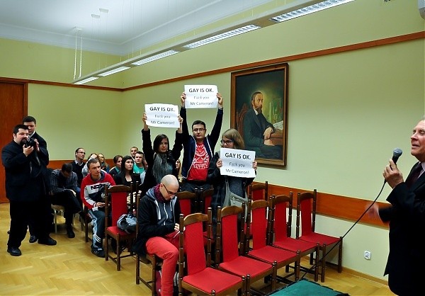 Dr Cameron zaatakowany przez bojówki LGBT