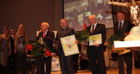 Statuetki "Dedala" oraz pamiątkowe dyplomy odebrali szefowie wyróżnionych firm