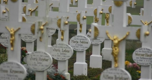 Cmentarz białych krzyży