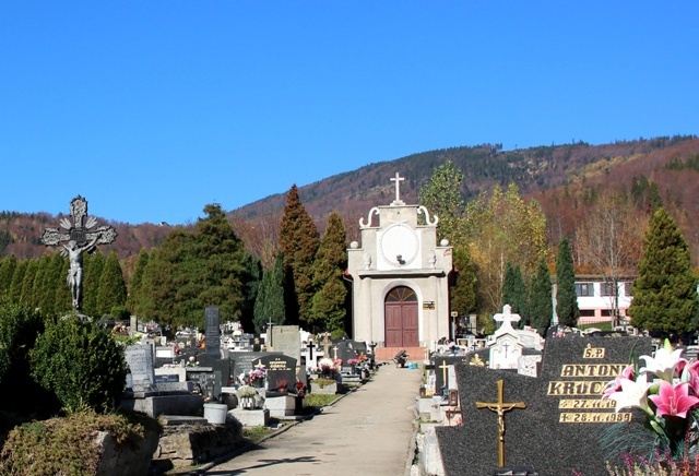 Kaplica cmentarna zbudowana przez parafian ze Szczyrku