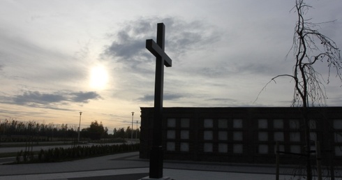 Nasze nekropolie. Nowoczesna Legnica