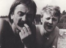 Józef Świerk z synem, zdjęcie z 1978 r.