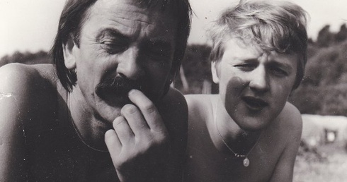 Józef Świerk z synem, zdjęcie z 1978 r.