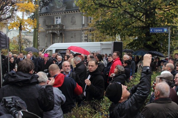 Odsłonięcie tablicy ku czci Prezydenta Lecha Kaczyńskiego