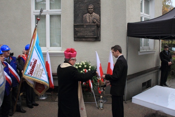 Odsłonięcie tablicy ku czci Prezydenta Lecha Kaczyńskiego