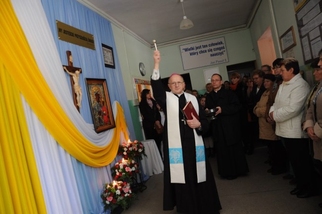 Inauguracja katolickiej szkoły w Grabinie