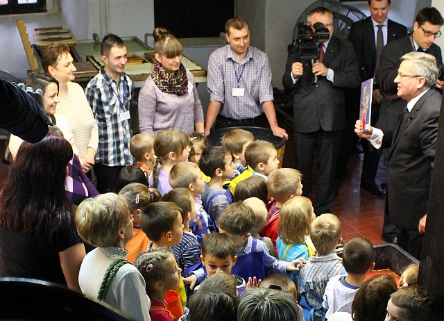 Bronisław Komorowski w Muzeum Papiernictwa