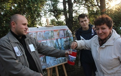 Fundusze na odnowę nagrobków zbierają: Wojciech Stanek i Mateusz Kołaczek