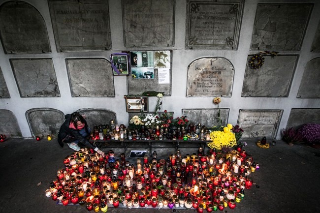 Wszyscy Święci na stołecznych nekropoliach