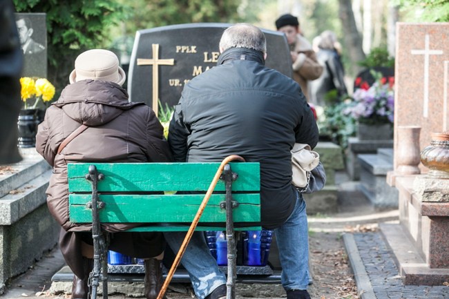 Wszyscy Święci na stołecznych nekropoliach