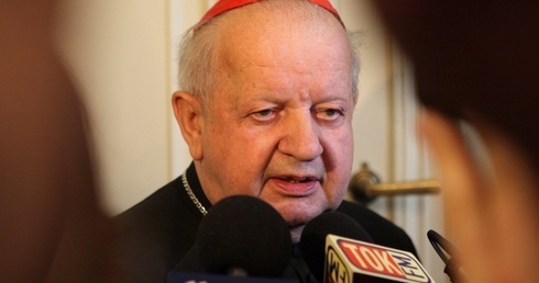 Życie u boku świętego