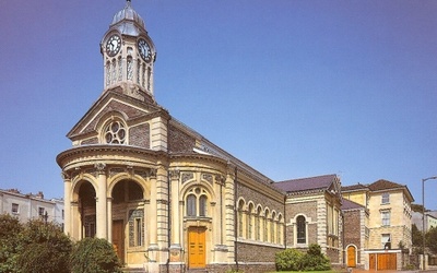 Polski kościół w Anglii poważnie uszkodzony